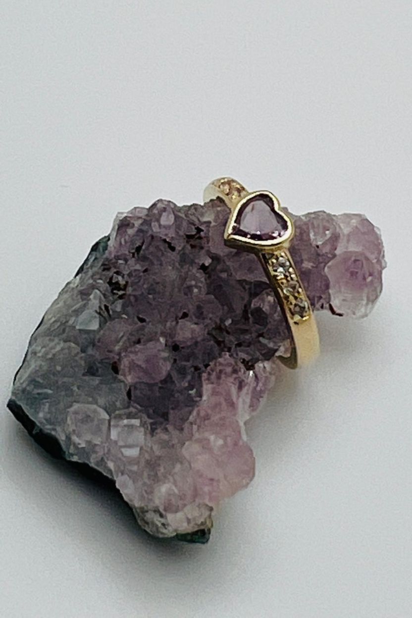 Purple Sapphire Ring with Diamond.