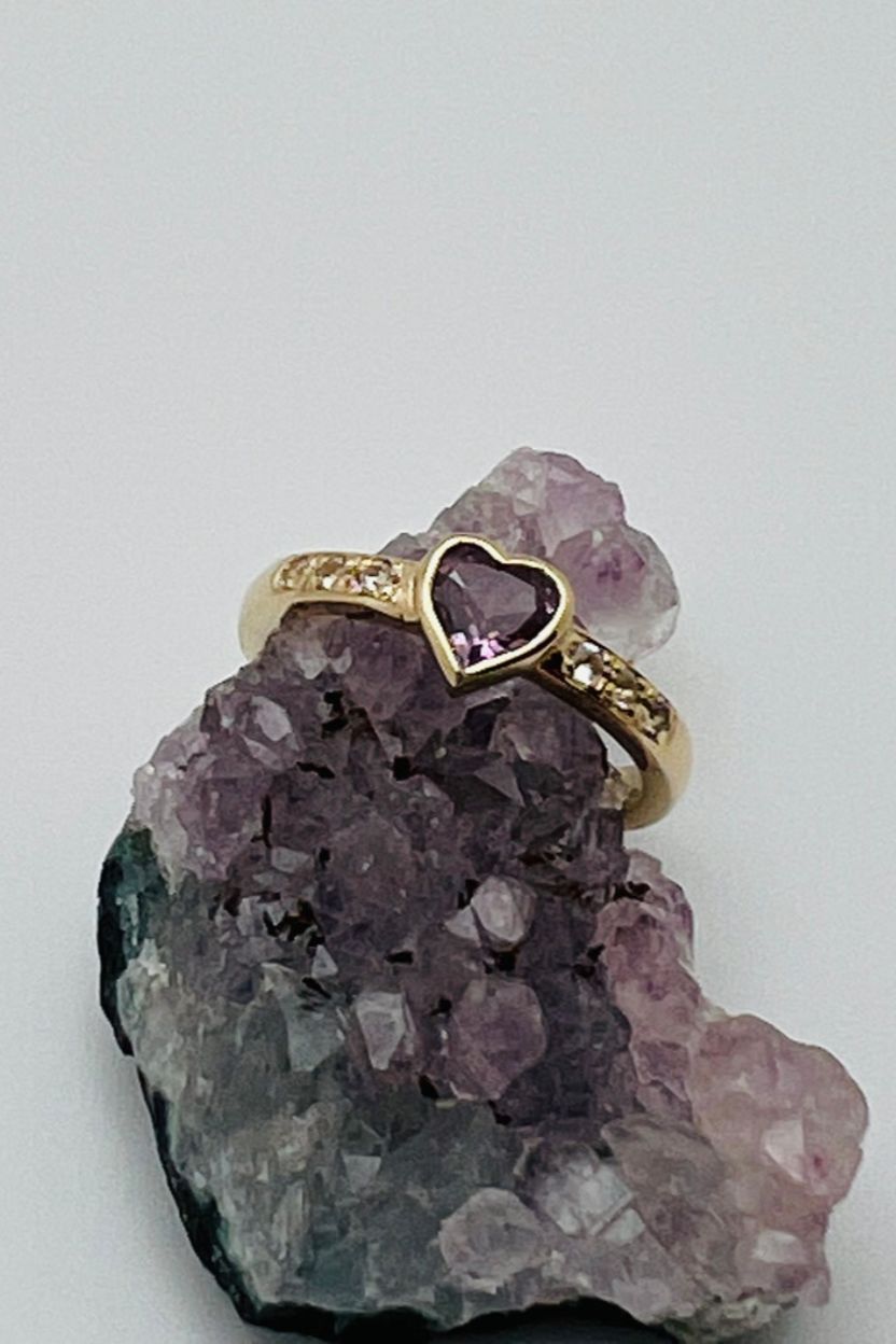 Purple Sapphire Ring with Diamond.