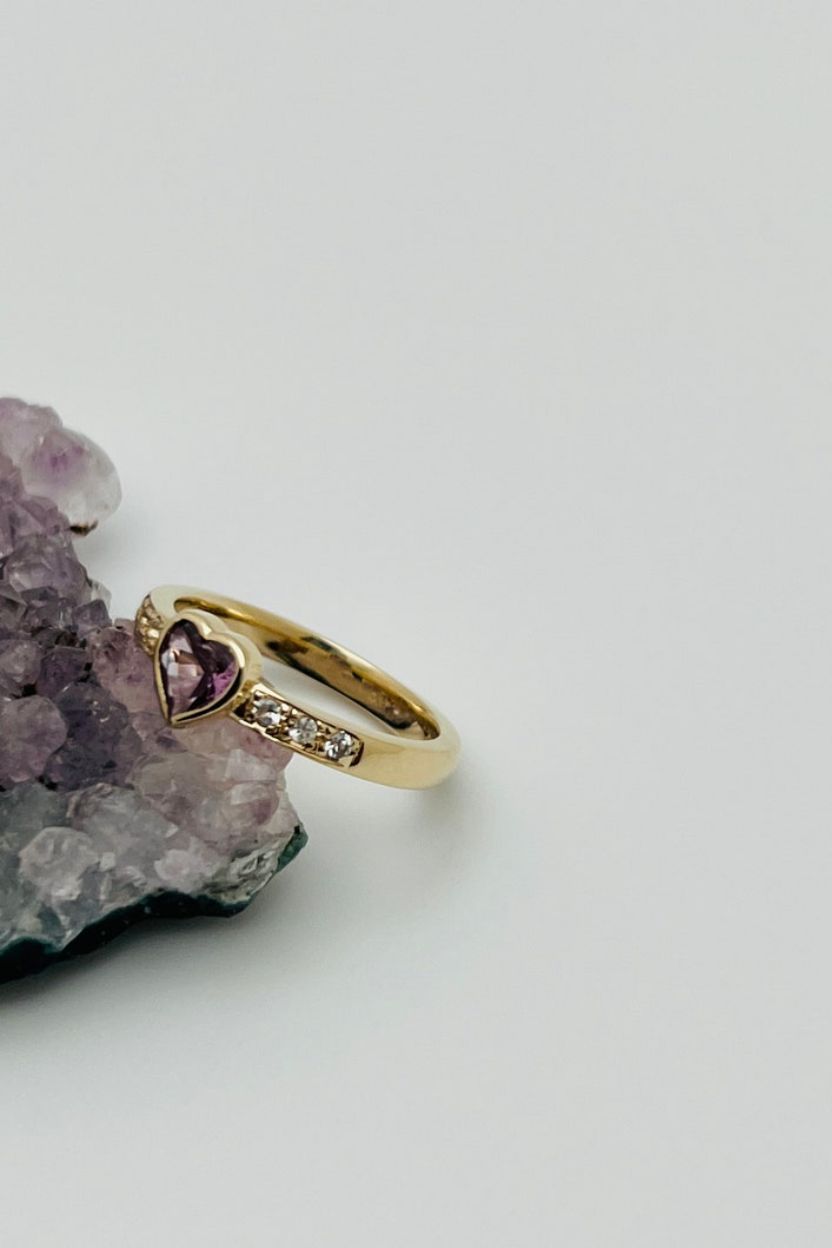 Purple Sapphire Ring with Diamond.