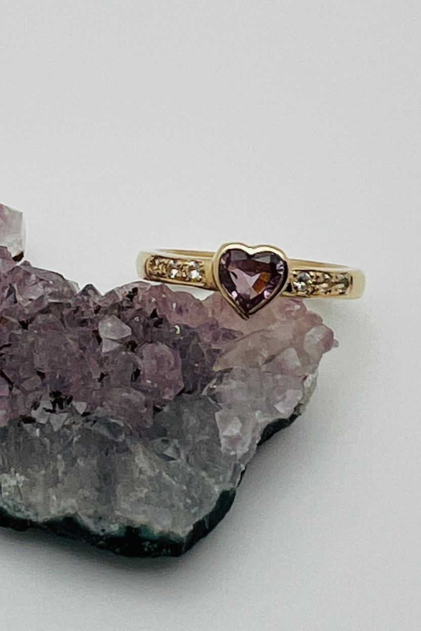 Purple Sapphire Ring with Diamond.